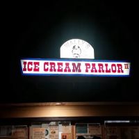 Wally's Ice Cream Parlor II ico