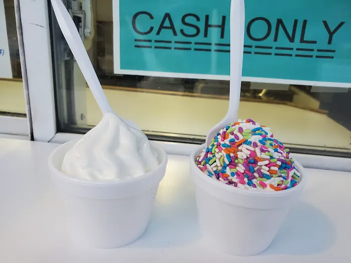Wally's Ice Cream Parlor II Picture 6