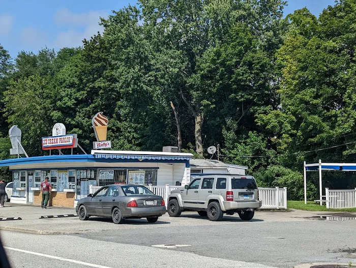 Wally's Ice Cream Parlor II Picture 5