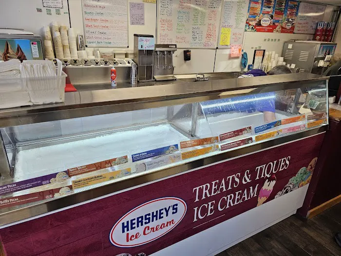 Treats & Tiques Picture 3