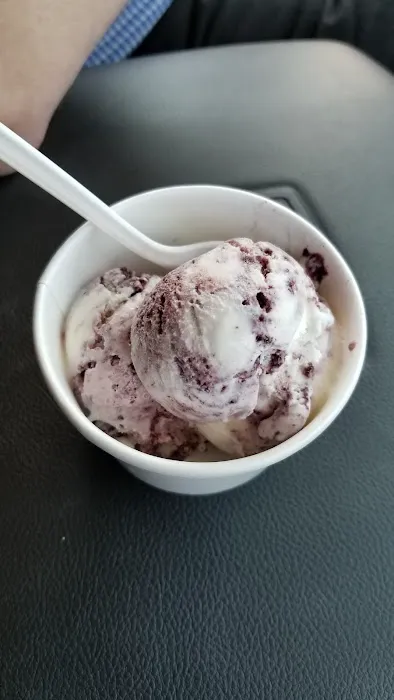 Ice Cream Barn Picture 3