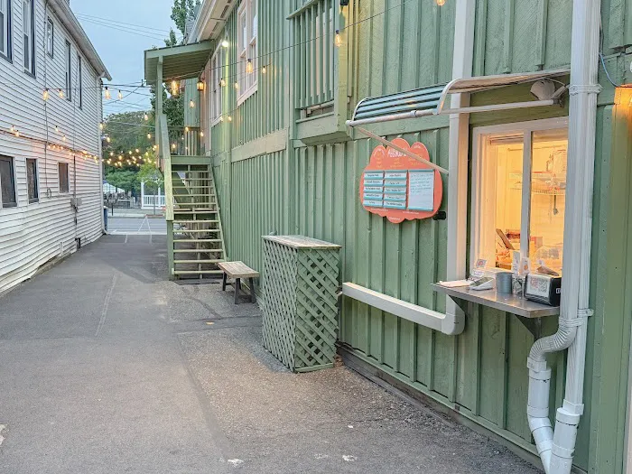 Alleyway Ice Cream Picture 6