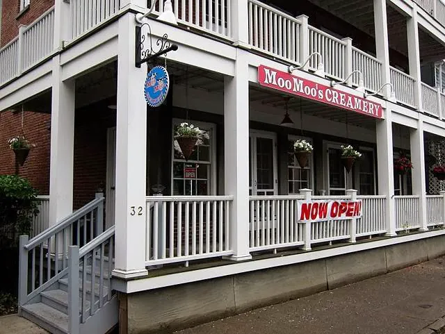 Moo Moo's Creamery - The World’s Best Ice Cream Shop Picture 1