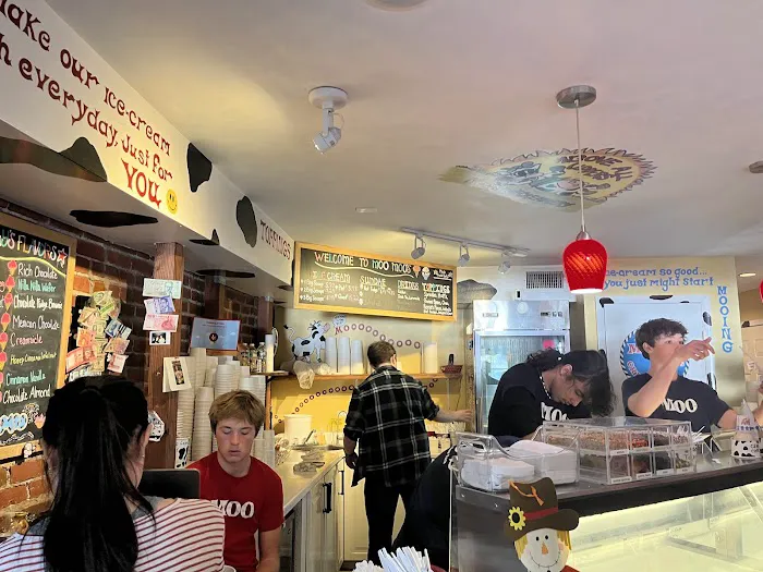 Moo Moo's Creamery - The World’s Best Ice Cream Shop Picture 7