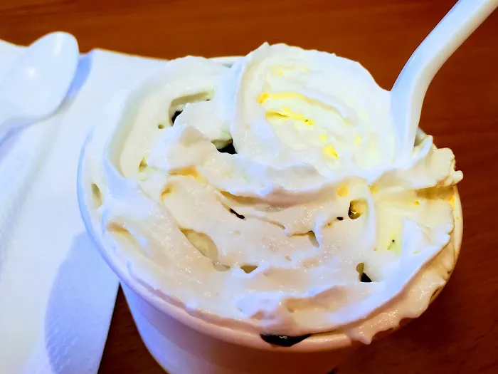Uncle Ed's Creamery Picture 7