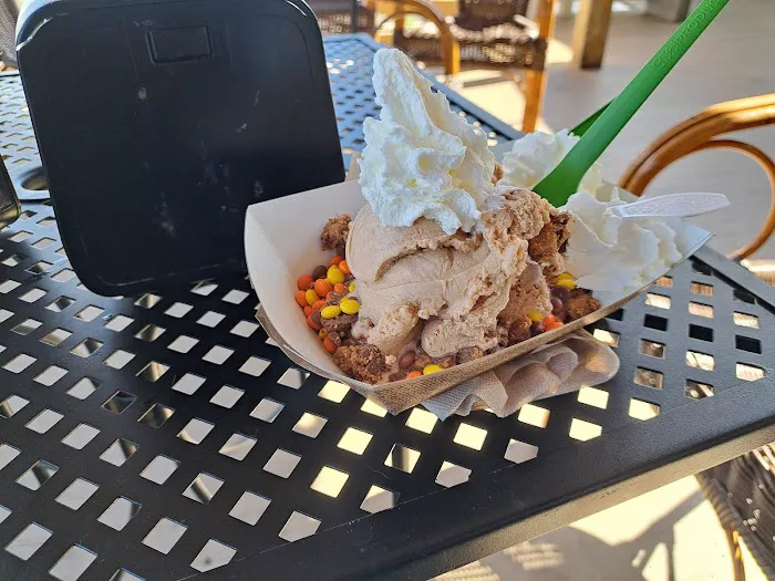 Nina’s Waffles Picture 3