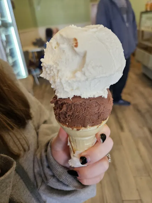 Gio’s Gelato & Espresso Bar Picture 2