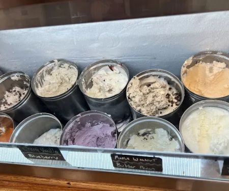 Scoops Ice Creamery