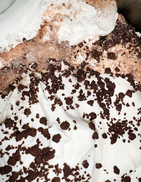 Scoops Ice Creamery Picture 3