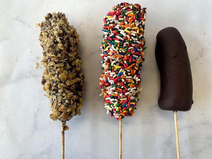 Carl's Corner Ice Cream Shoppe Picture 6