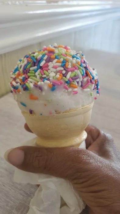 McCools Ice Cream & Frozen Yogurt Picture 7
