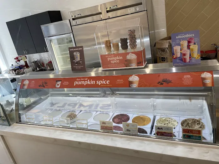 Häagen-Dazs Ice Cream Shop Picture 3