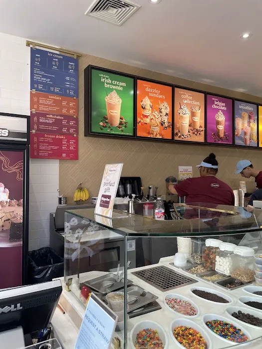 Häagen-Dazs Ice Cream Shop Picture 6