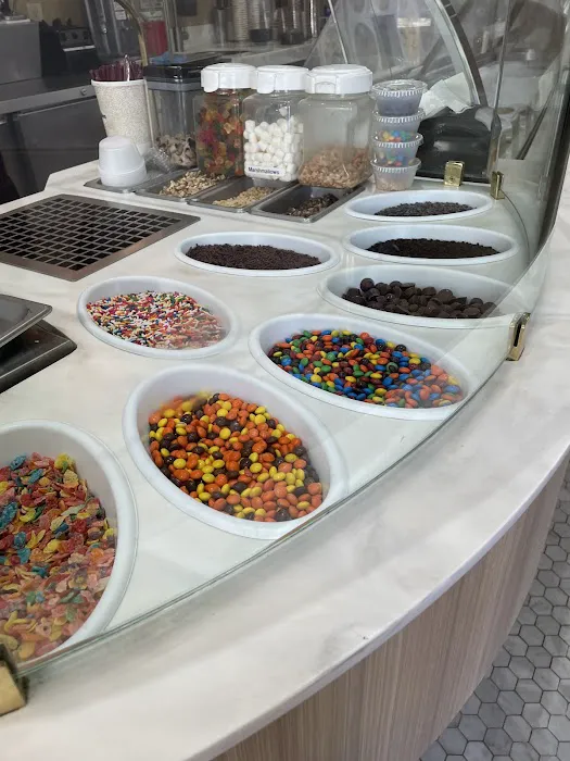 Häagen-Dazs Ice Cream Shop Picture 7