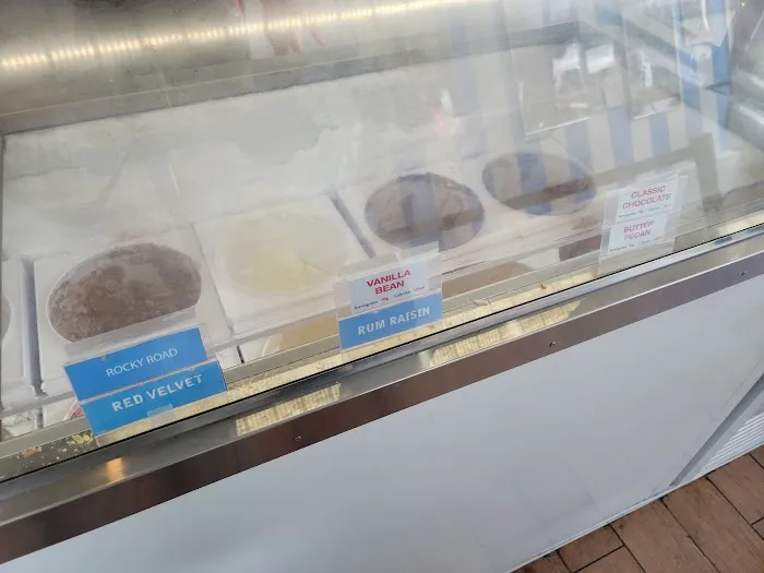 Justine's Ice Cream Parlour Picture 6
