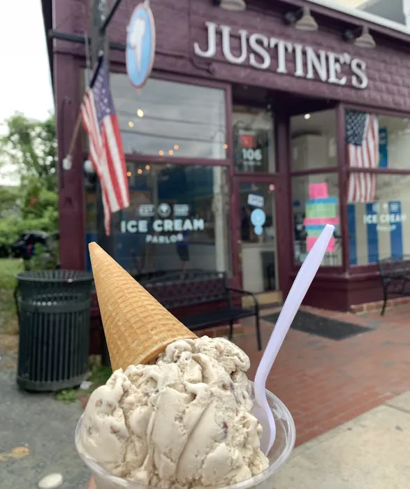 Justine's Ice Cream Parlour Picture 9