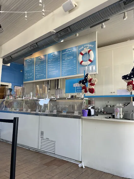 Justine's Ice Cream Parlour Picture 1