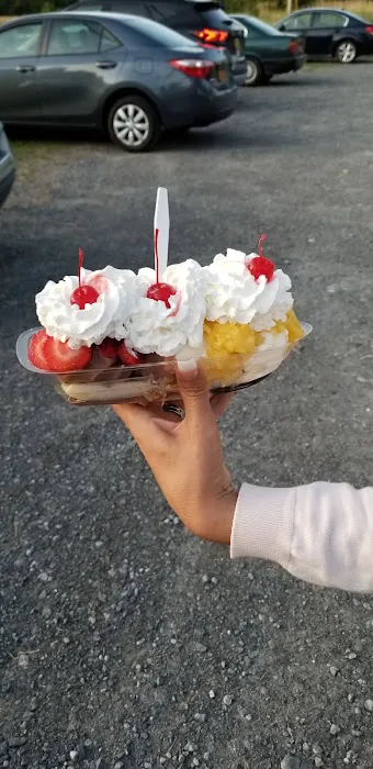 Valley Harvest Ice Cream & Grill Picture 10