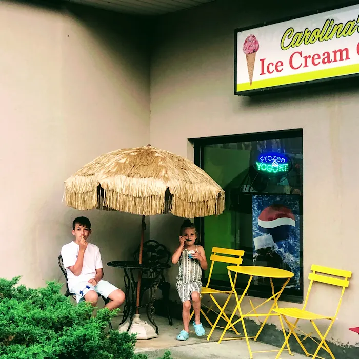 Carolina's Ice Cream Cafe Picture 9