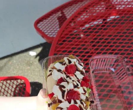 Richman's Ice Cream & Burger Co.