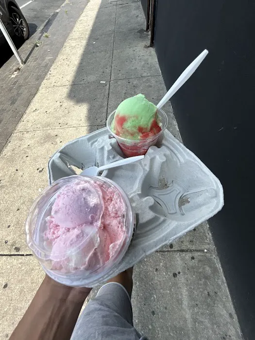 Ozzy’s ice cream shop Picture 1