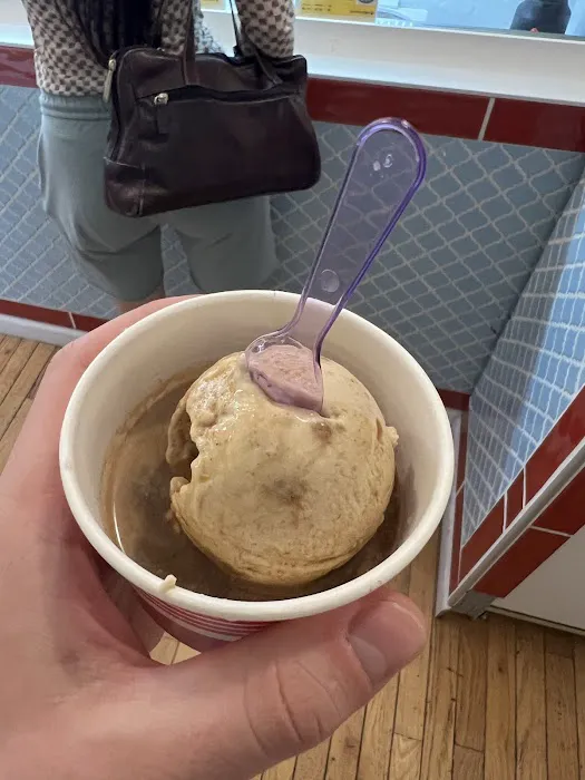 Kingsessing Ice Cream Shop Picture 5