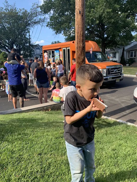Mike's Ice Cream Trucks Picture 10
