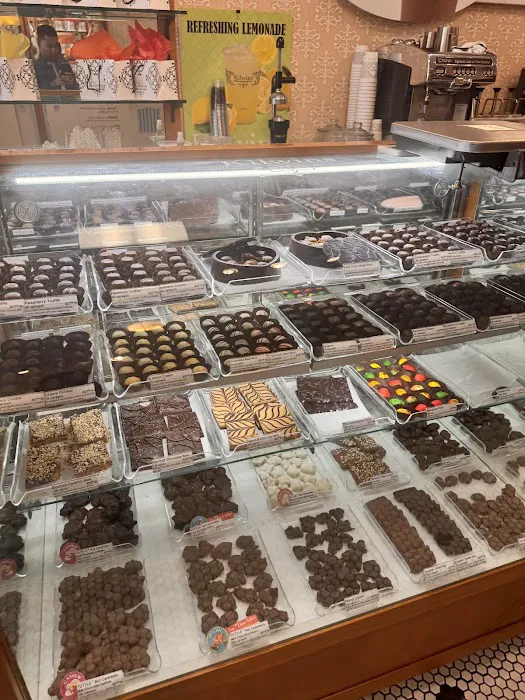 Kilwins Ice Cream - Chocolate - Fudge Picture 3