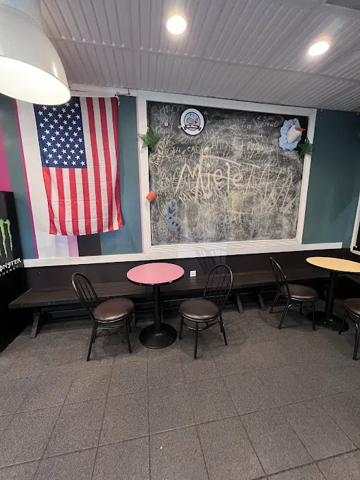 Mr. Moo's Ice Cream Cafe Ridgewood Picture 4
