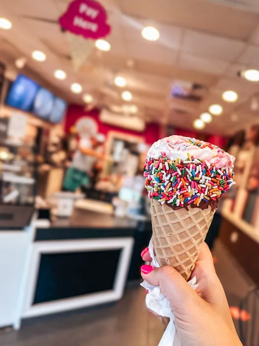 Mr. Moo's Ice Cream Cafe Ridgewood Picture 2