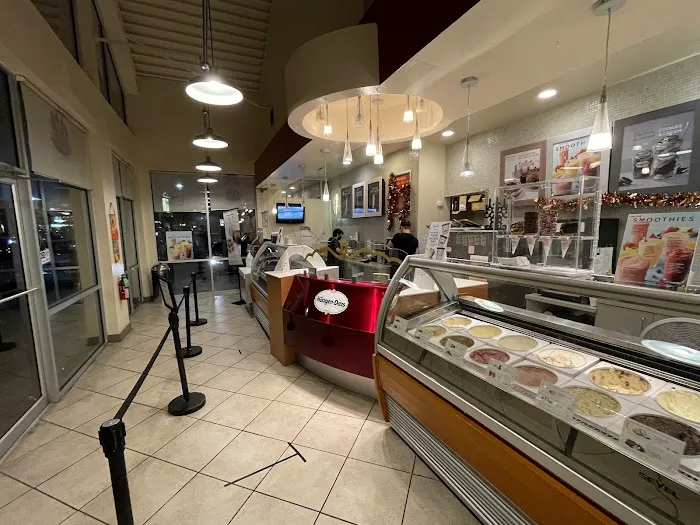 Haagen-Dazs Ice Cream Shop Picture 2