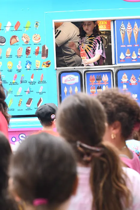Lickety split soft ice cream truck Picture 6