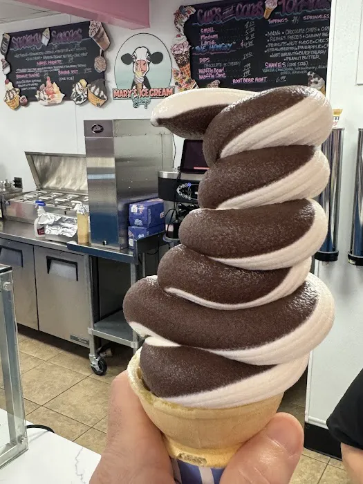 Mary's Ice Cream Shop at the Circle Picture 5
