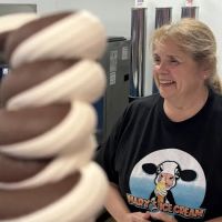 Mary's Ice Cream Shop at the Circle ico