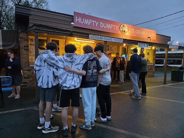 Humpty Dumpty Ice Cream & Subs Picture 4