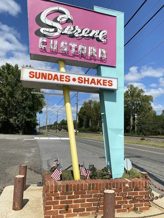Serene Custard & Miniature Golf Picture 6