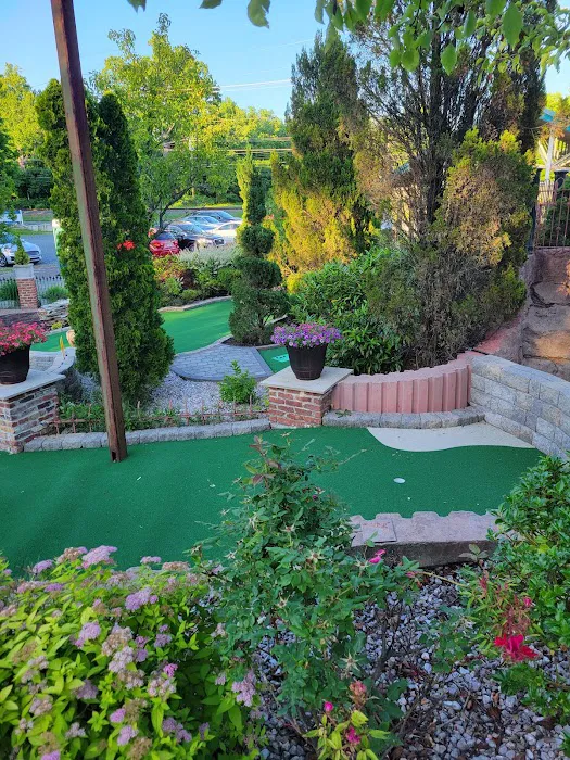 Serene Custard & Miniature Golf Picture 8