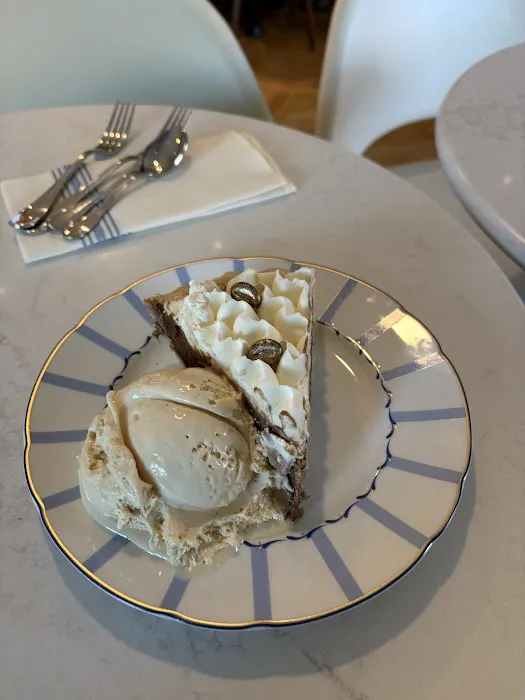 Bonheur Ice Cream and Pie Picture 10