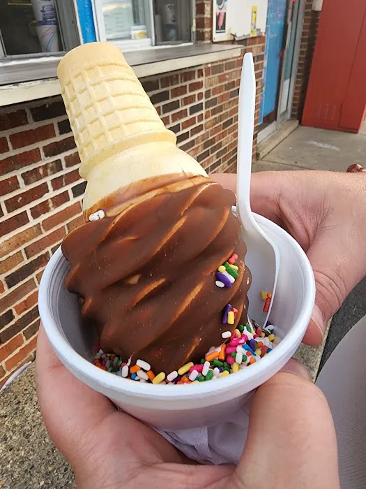 Petrucci's Ice Cream & Water Ice Picture 8