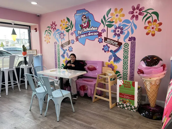 Ay! Chihuahua ice-cream shop Picture 1