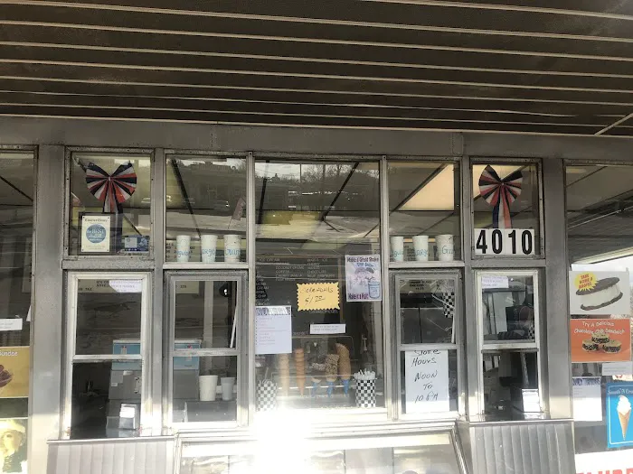 Gibby's Ice Cream Store Picture 1