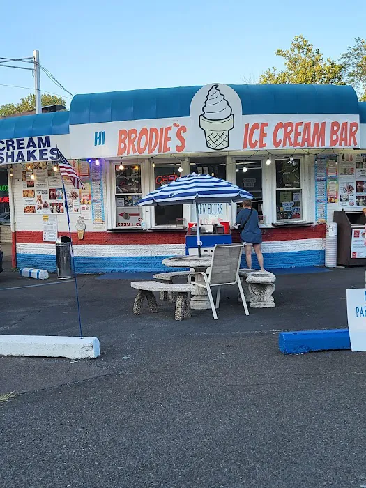 Brodie's Ice Cream Bar Picture 6