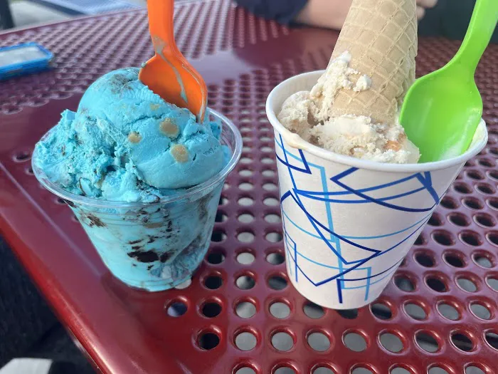 Scoopy's Ice Cream and Water Ice Picture 7