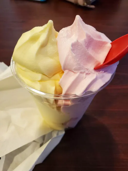 Scoopy's Ice Cream and Water Ice Picture 10