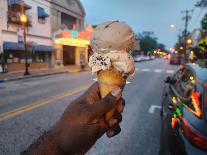 Alaura Homemade Ice Cream Picture 1