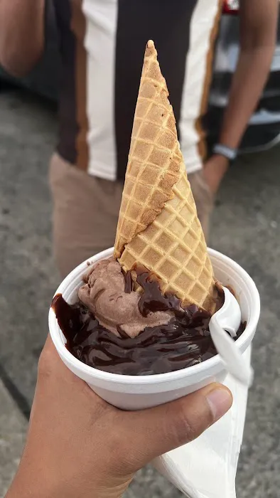 Guernsey Crest Ice Cream Co Picture 1
