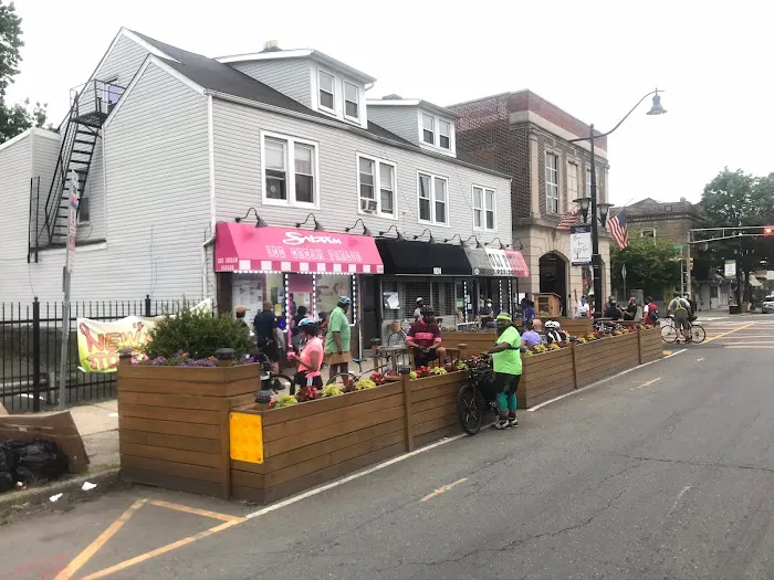 Salaam Ice Cream Parlor Picture 1