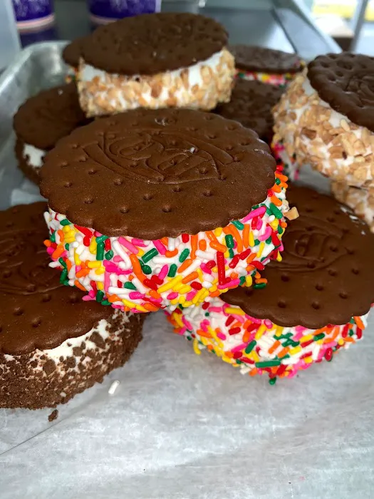 Dairy Queen (Treat Only) Picture 7