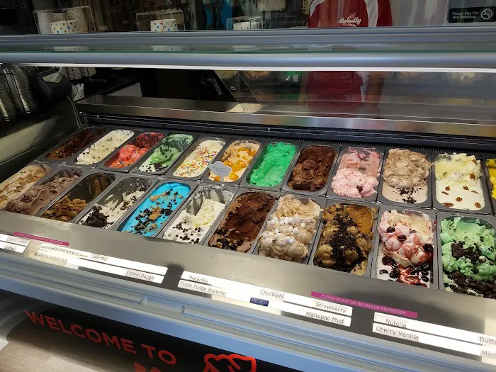 Kwality Ice Cream Shop Picture 2