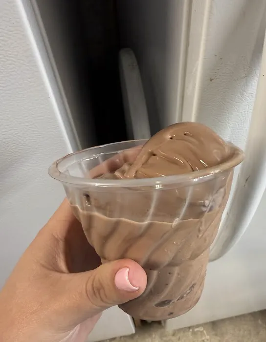Louie's Ice Cream Picture 6